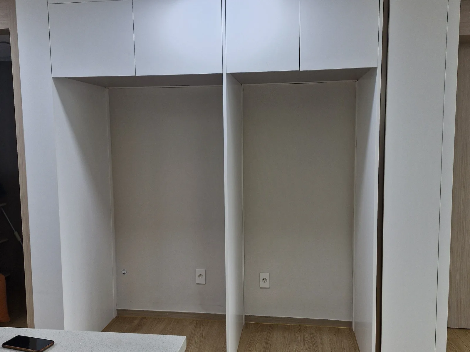 가평 인근 권역 냉장고장 도어 마감 참고 사진
